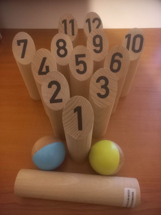 Vând joc de bowling din lemn
