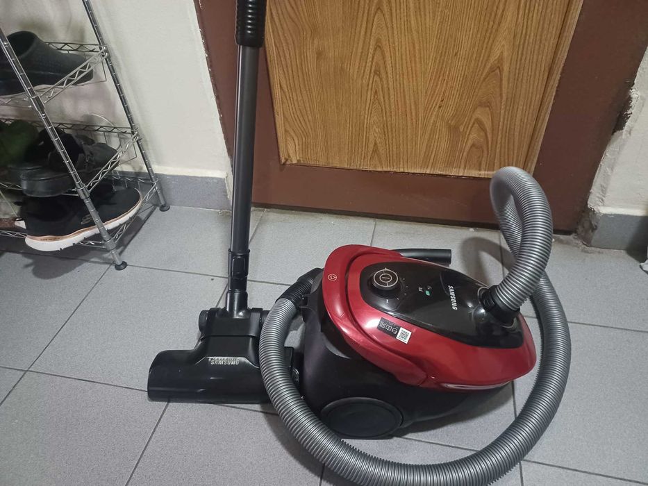 aspirator aproape nou, nefolosit niciodată