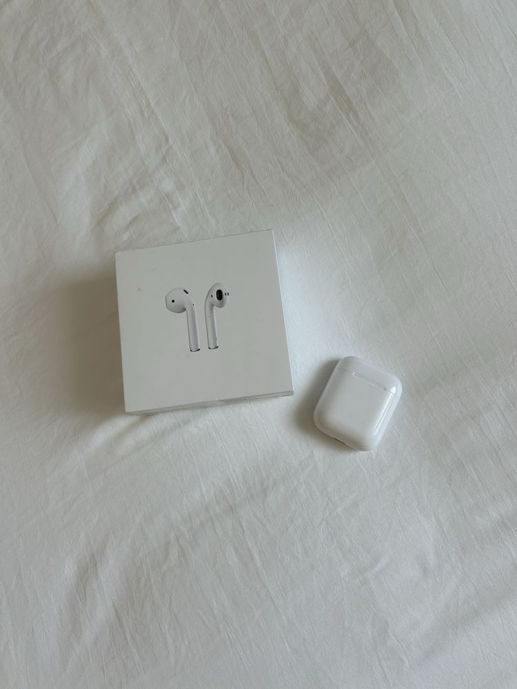 AirPods (оригинал) , все отлично работает