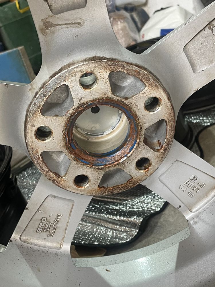 Зимни гуми с джанти 17 BRIDGESTONE