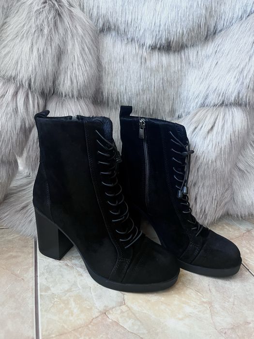 Зимни боти на ток от естествен велур