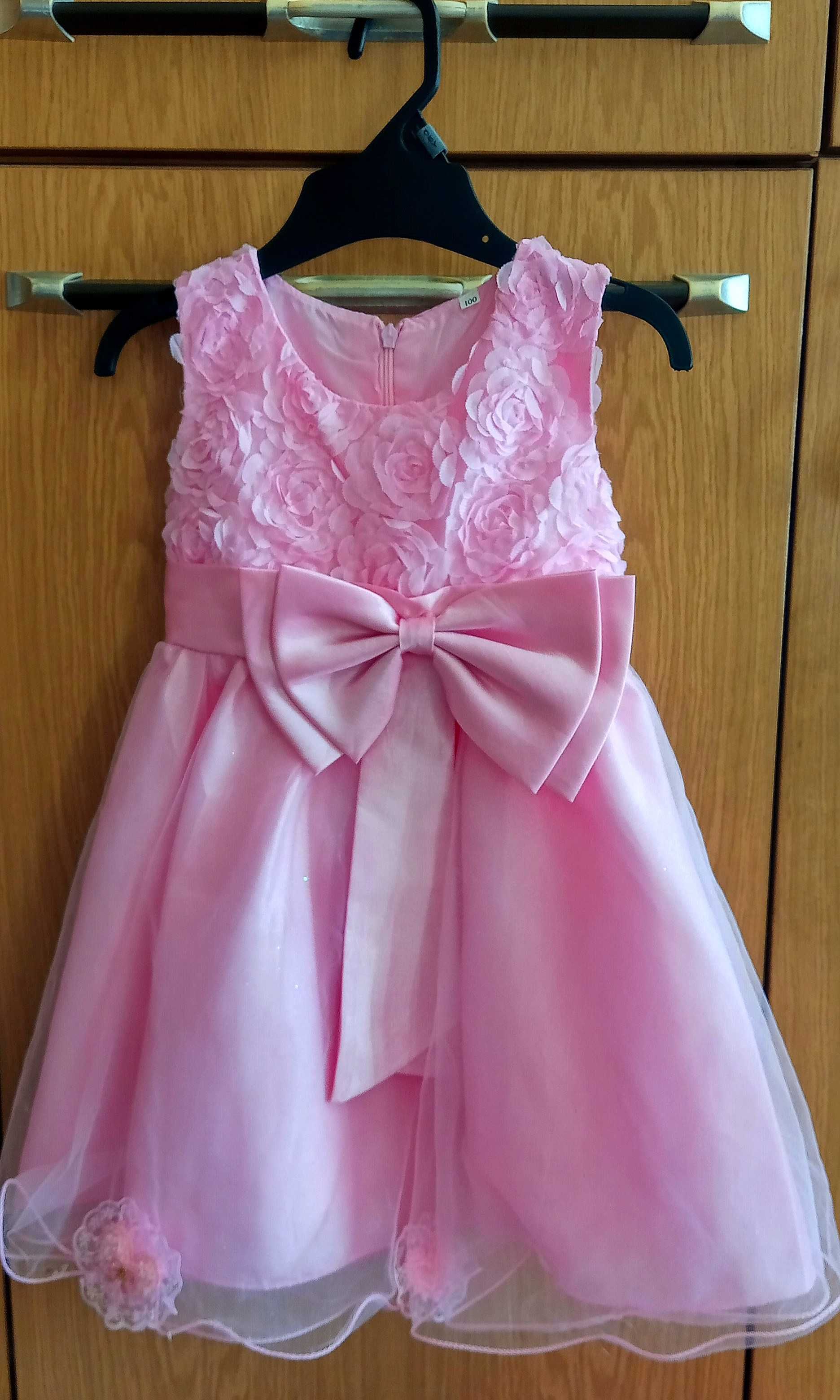 Детска рокличка за 3-4 год.