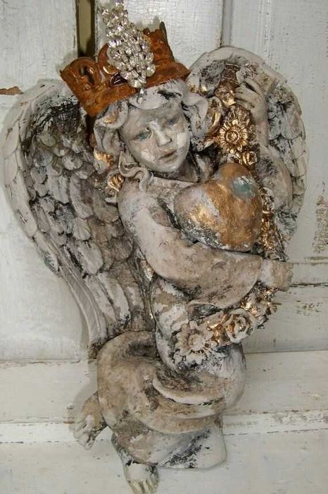 Statuie ingeras piesa artist