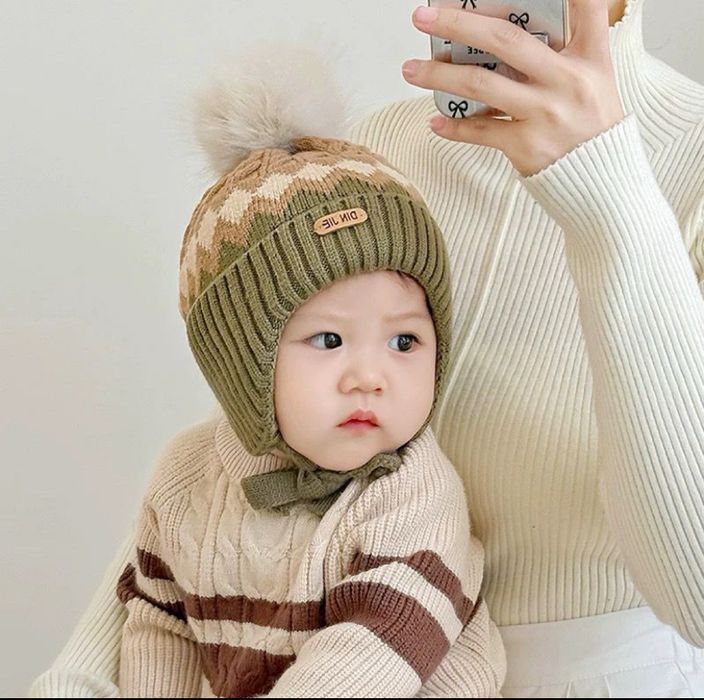 Шапка и варежки новые