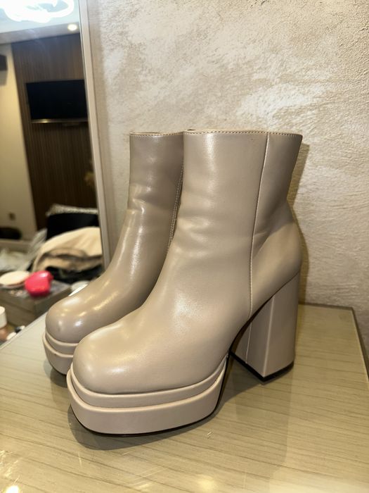 Боти на висок ток 36 размер