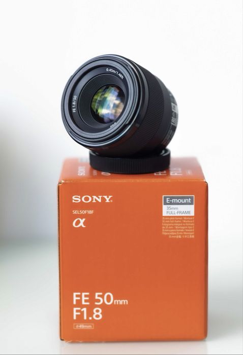 Sony FE 50mm f1.8 la cutie, nou + parasolar. FullBOX