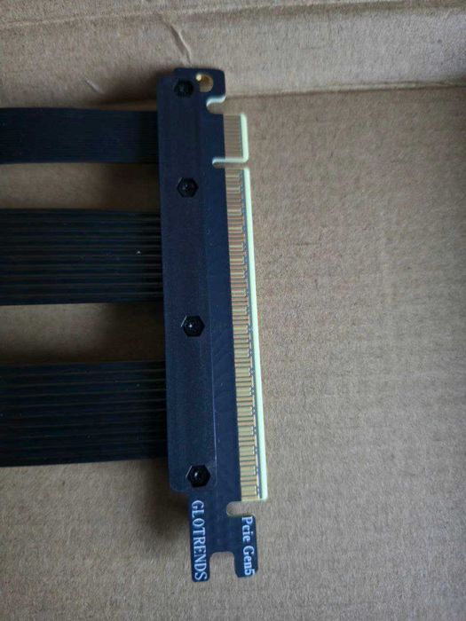 Riser PCIe 5.0 x16, 200mm, 90°, GLOTRENDS PCIE50-X16-200mm-0090D