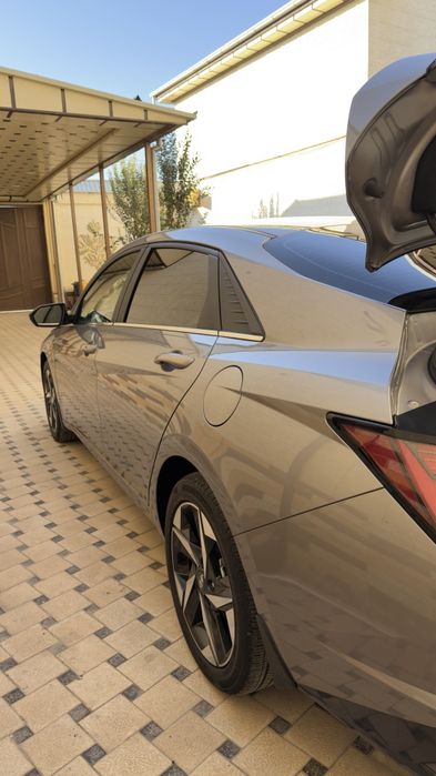 Срочно продаётся  машина Elantra 2.0 2022