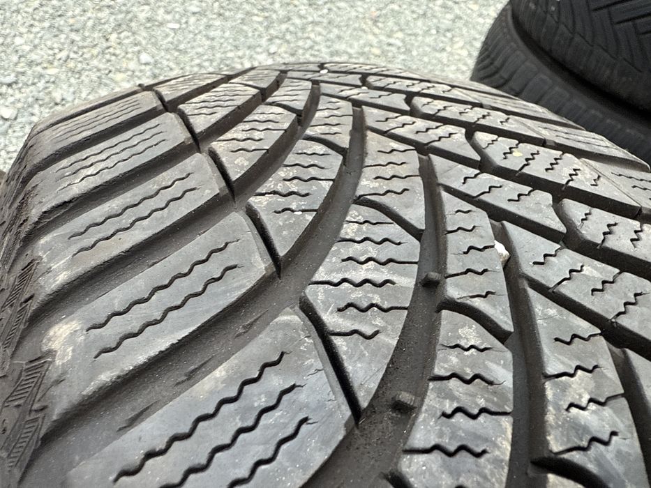 4бр. Зимни Гуми 205/60R/16 -SEMPERIT- DOT:2523+4622- 6.3мм+5.7мм