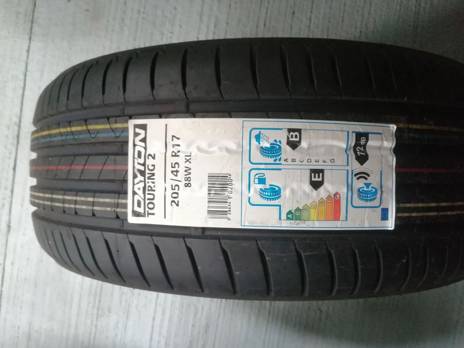 Anvelope noi turism vara 205/45 r17 DAYTON 88W