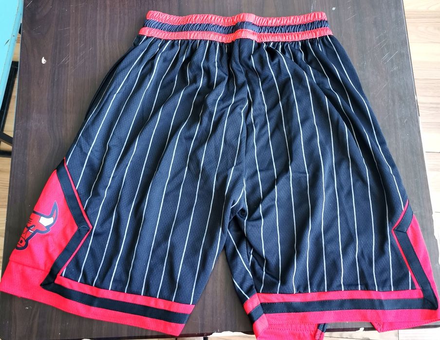 Short Jordan bulls