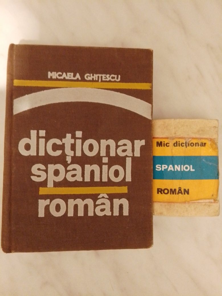 Vand 2 dicționare spaniol-roman din anii 1973 și 1976