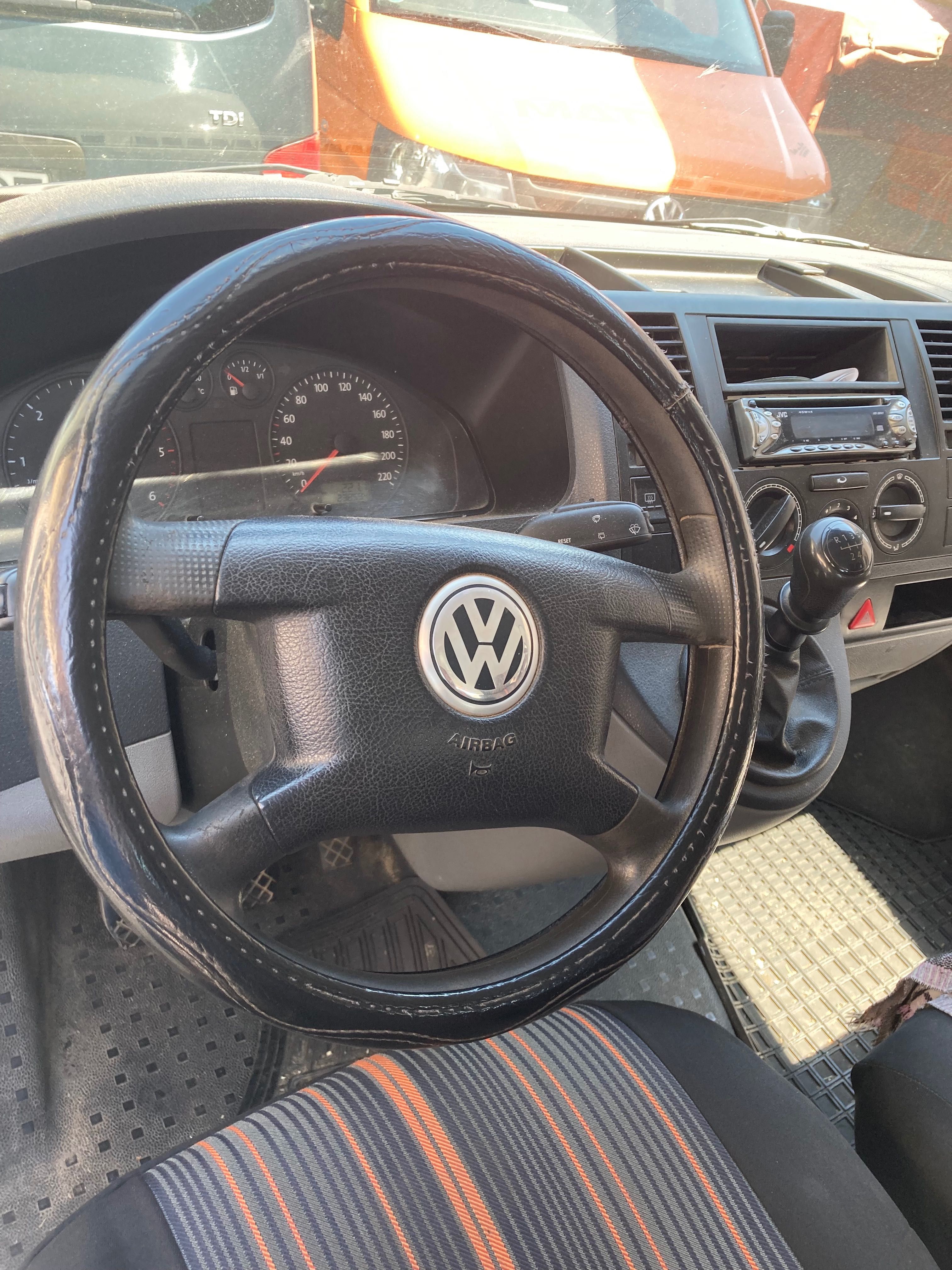 Autoutilitară Volkswagen T5