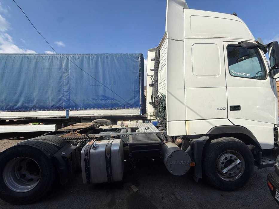 Тягач VOLVO FH12