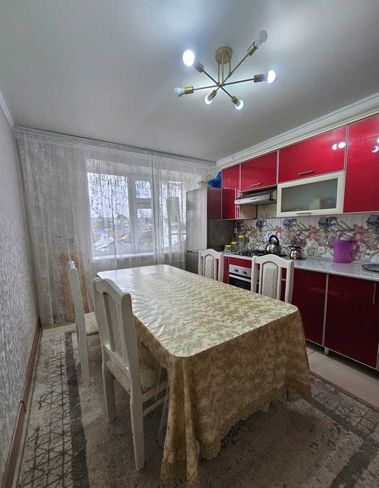 Продам двухкомнатную квартиру р-н Шанхай