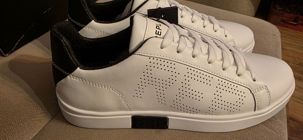 Vând sneakers Replay