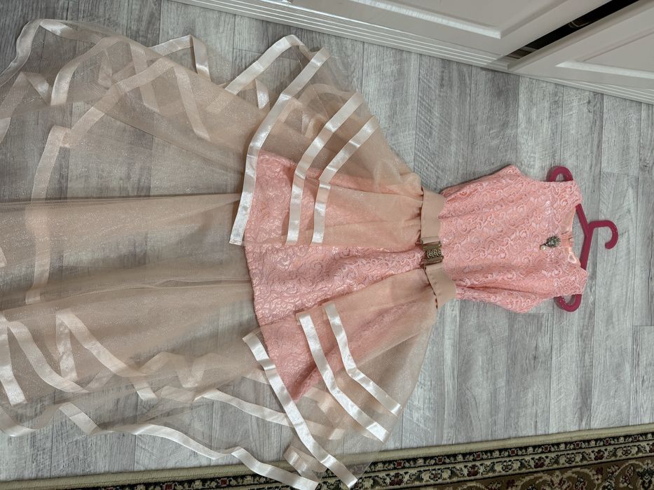 Платье  на девочку