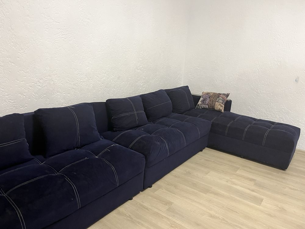 Срочно продам диван