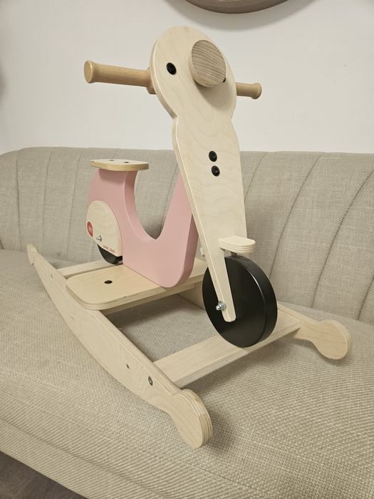 Balansoar lemn copii tip scuter vespa Baby Moto