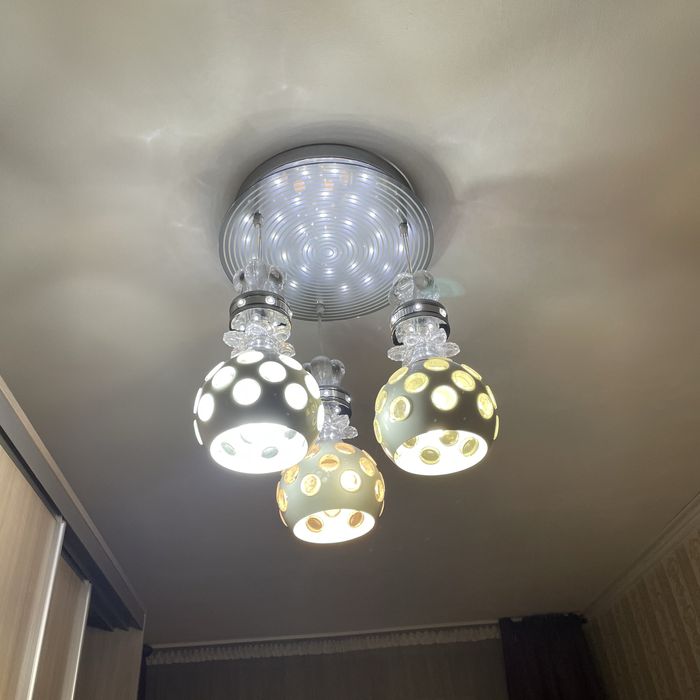 Продается люстры