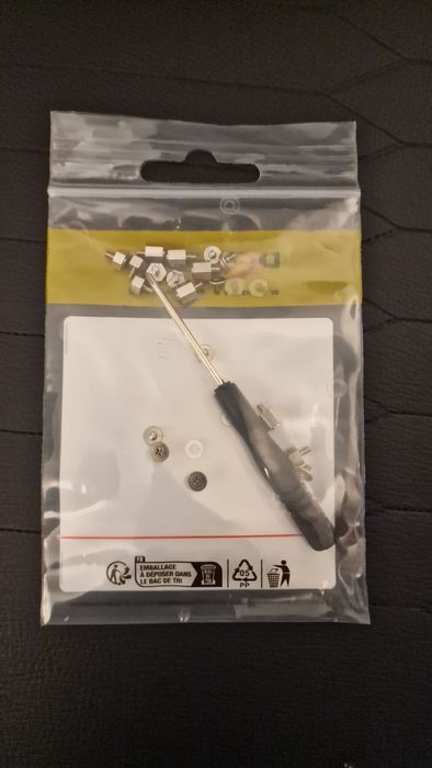 Kit de montare Premium Delock M.2 SSD cu surubelnita inclusa