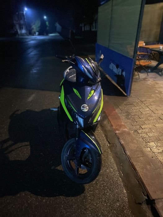 Vand scuter electric