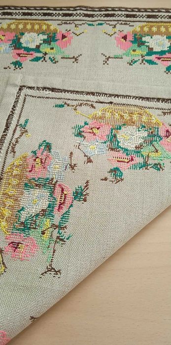 Шити карета , бродирани на ленена панама