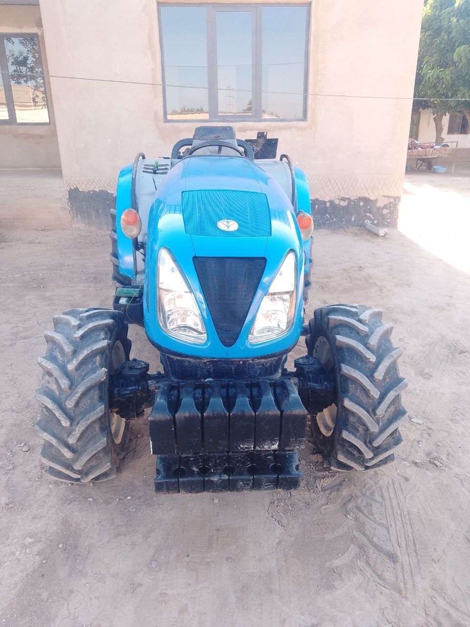 New HOLLAND juner сотилади