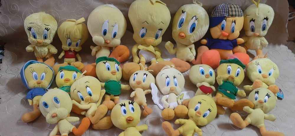 Plusuri : albine,bufnite ,berzi, flamingo, vulturi,rate