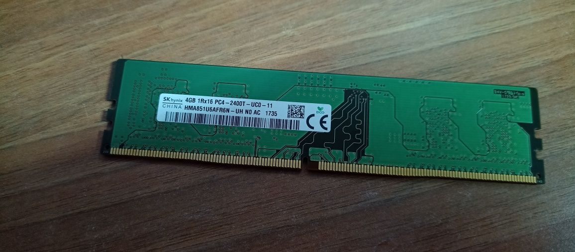 Vând RAM DDR4 pe 2400 Mhz