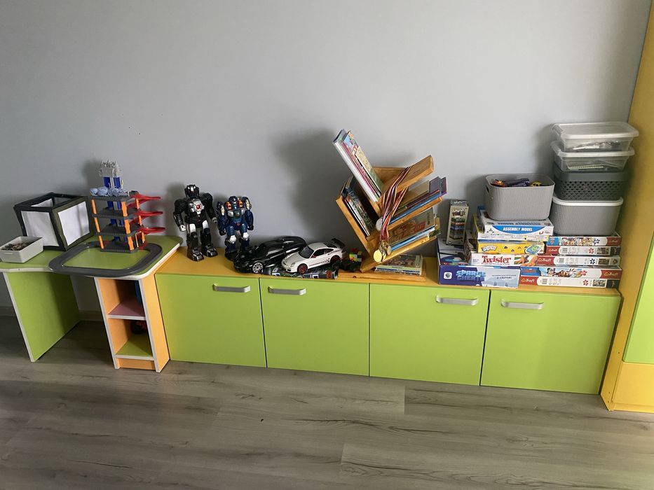 Vand set mobilier bebe/ tineret