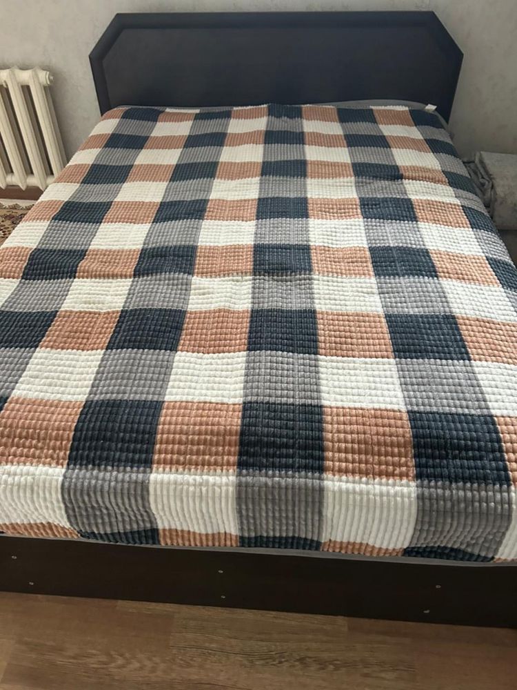 Продам 2 х спальную кровать