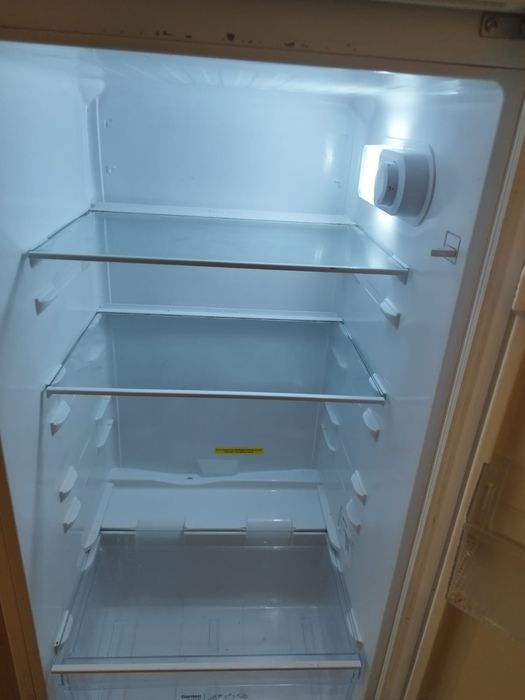 Frigider Artic cu congelator