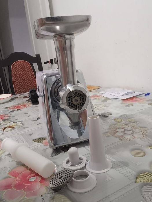 Мясорубка в идеальное состояние, отлично работает.