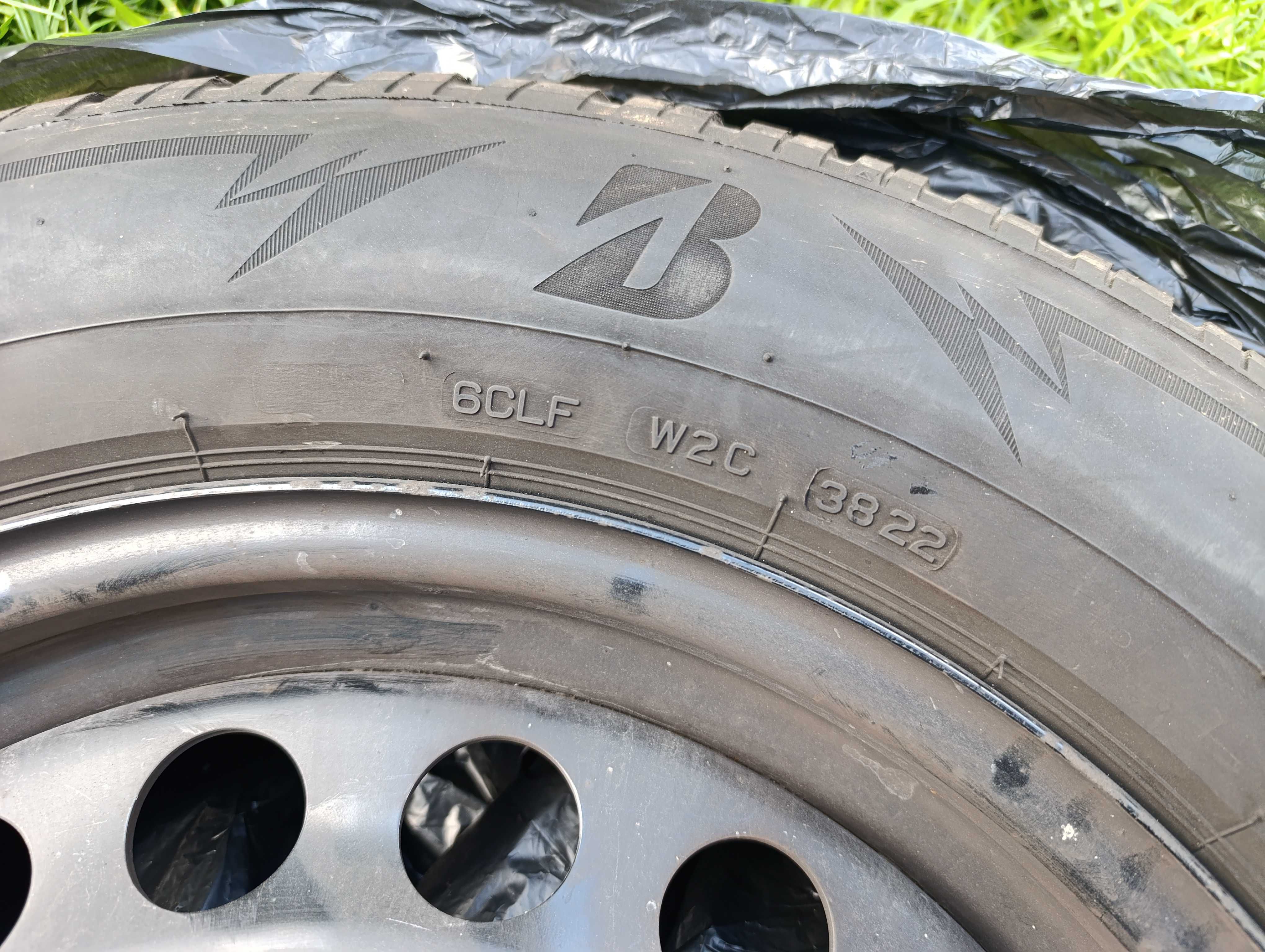 4 бр. оригинални VW стоманени джанти 18", с изправни TPMS сензори.