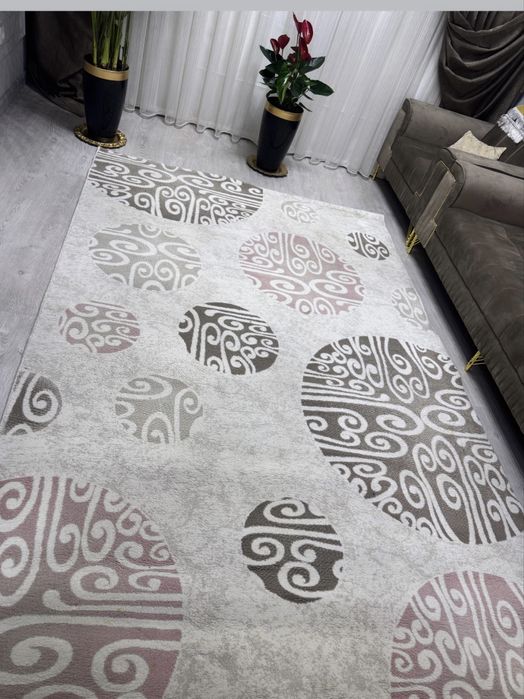 Ковер в отличном состояний