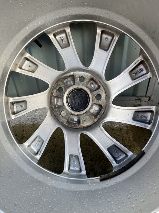 Jante/cauciucuri iarna volvo R18 245/40 R18