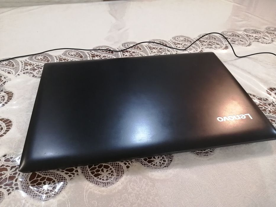 Продаю офисный ноутбук Lenovo