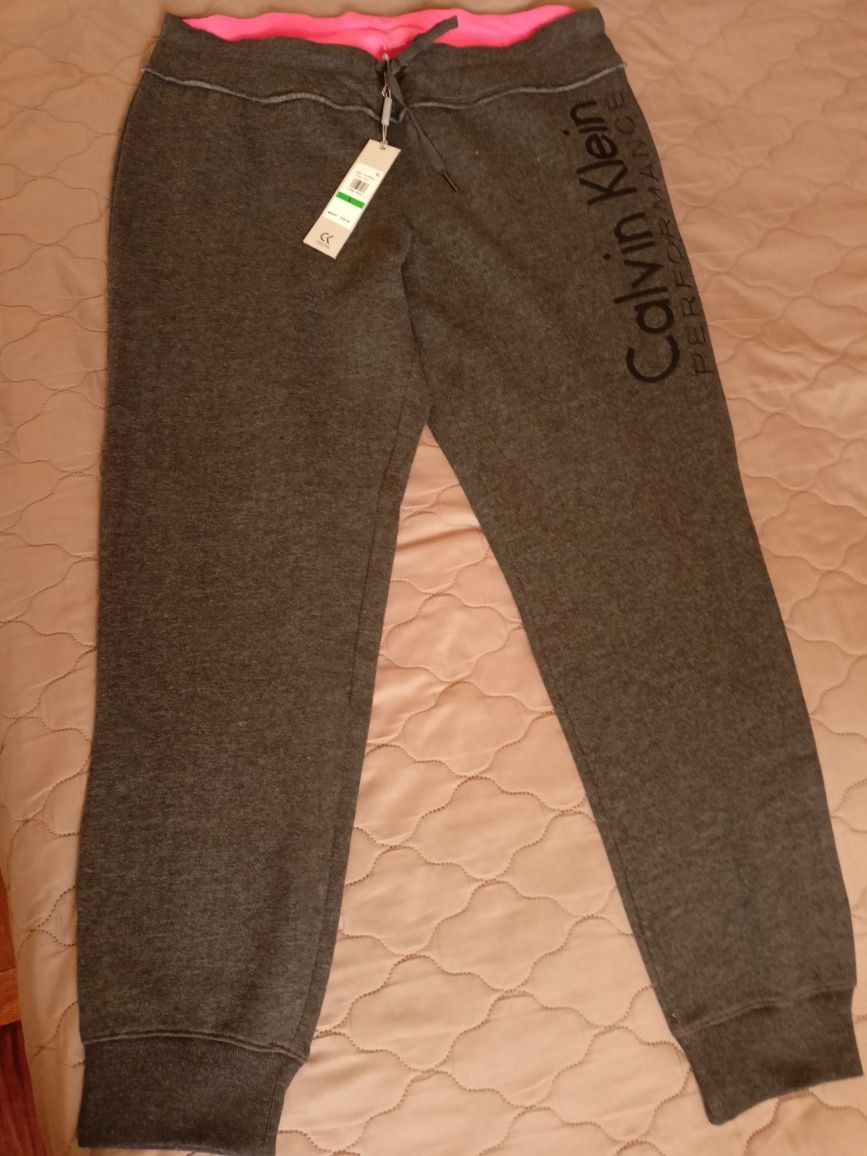 Pantaloni sport noi Calvin Klein