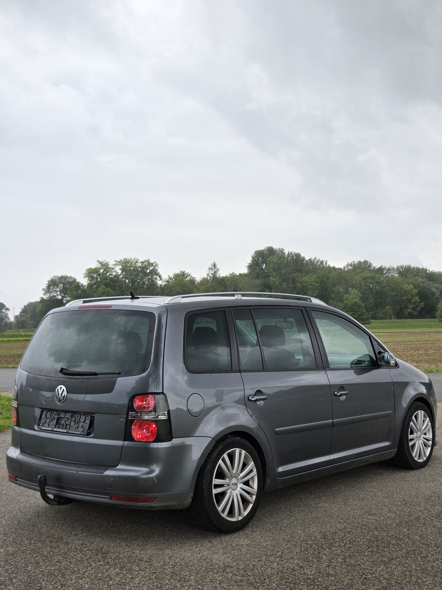 VW Touran 7 Locuri 2.0 TDI Germania