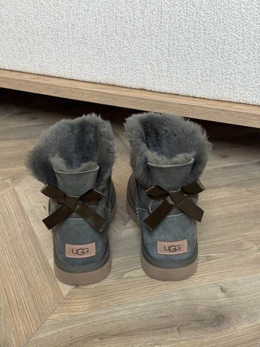 Ugg Mini Bailey Bow апрески от овча кожа