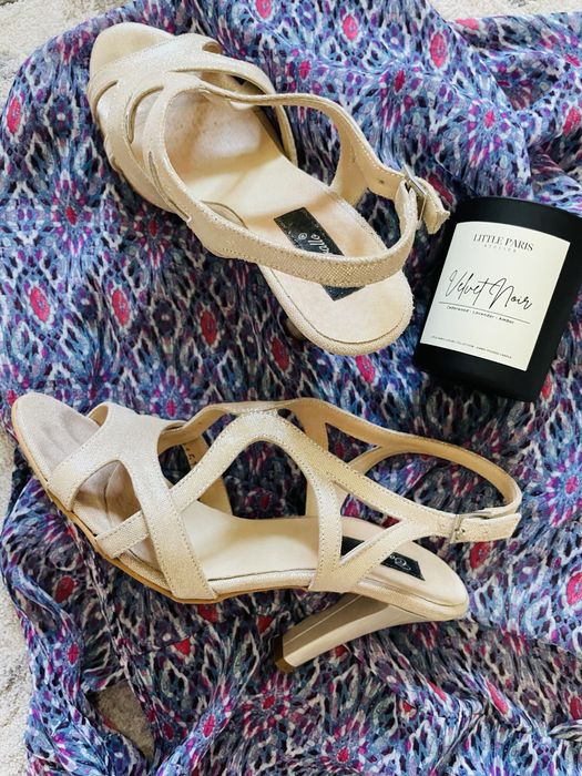 Sandale elegante din piele, culoare auriu cu reflexe argintii