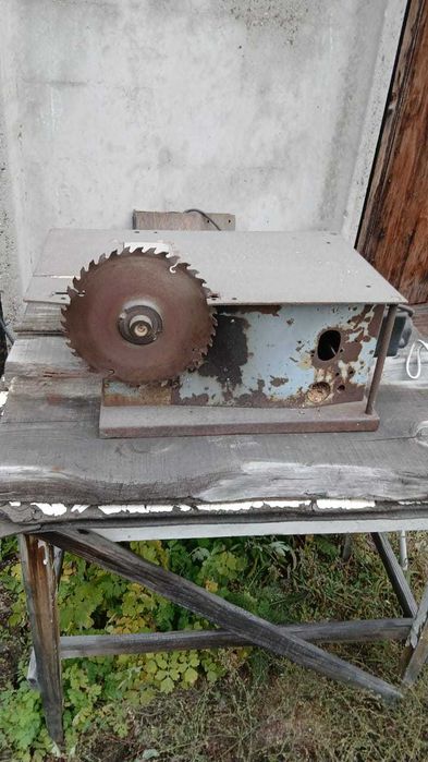 Продам тележку на двух колесах, мини циркулярку, доски