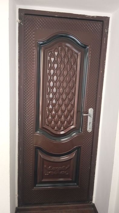 Темир эшик сотилади