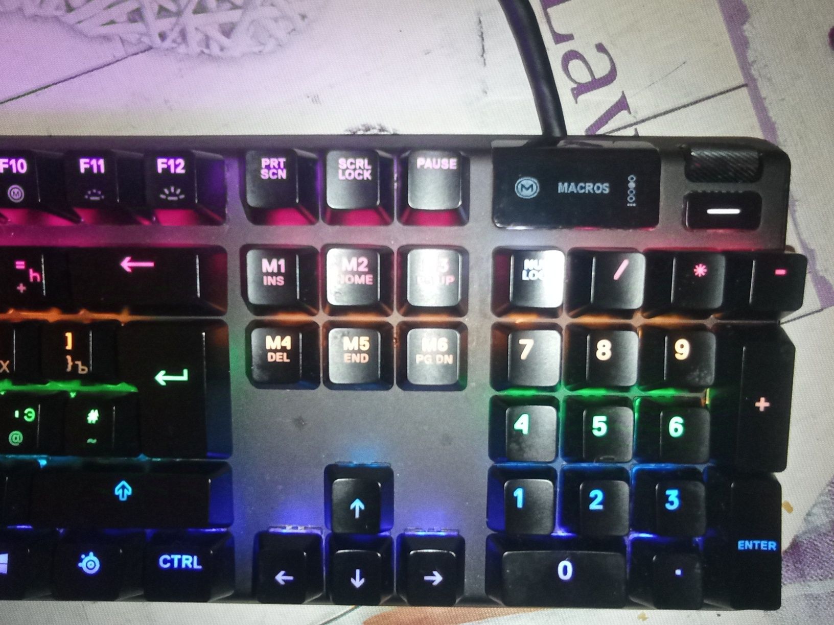 Продам Клавиатуру Steelseries Apex Pro