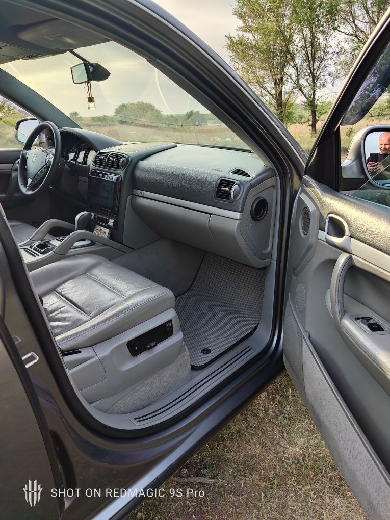 Продам Porsche Cayenne