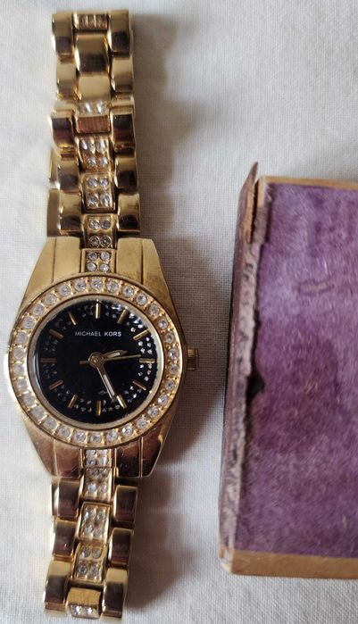 Кварцевые наручные часы "ROLEX", "MICHAEL KORS" , "SWAROVSKI"