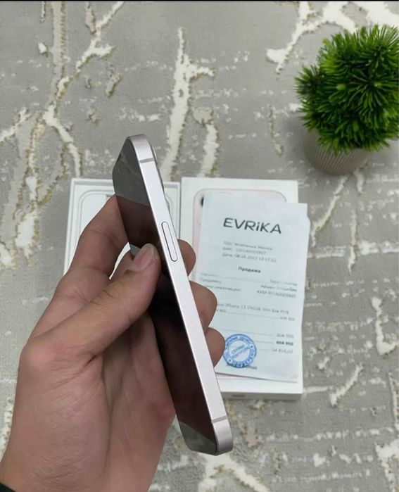iPhone 13 в идеальном состоянии