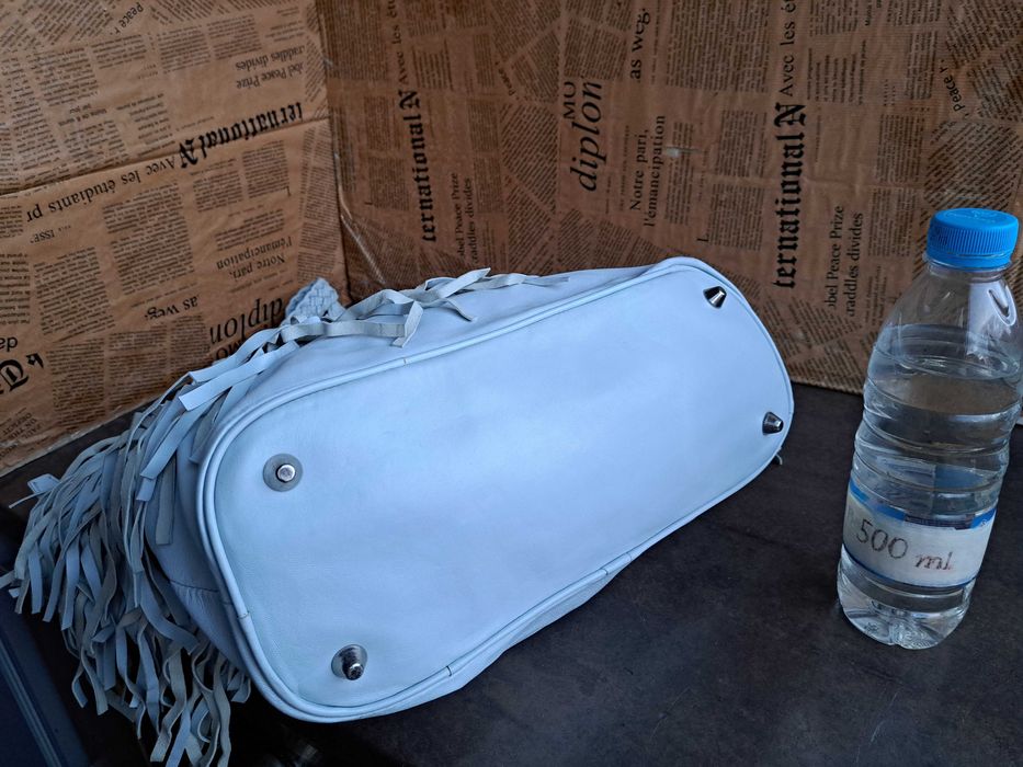 дамска чанта,като Нова.светло синя чанта с ресни,торба-естествена кожа