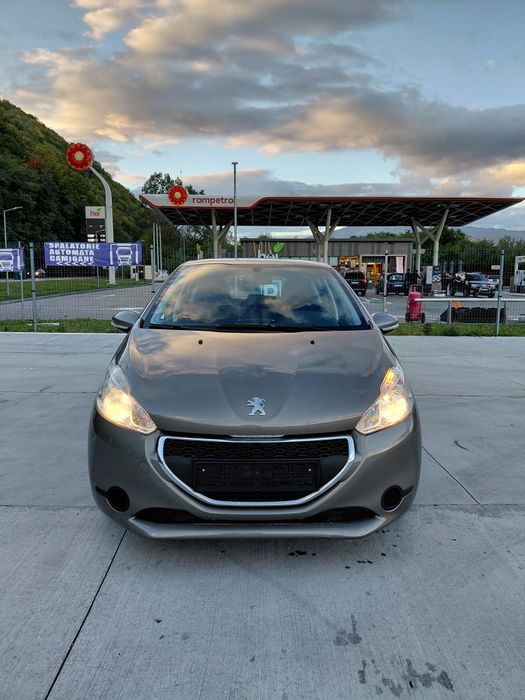 Peugeut 208 1,6 diesel an 2013 euro 5 Navigație/Incalzire scaune /